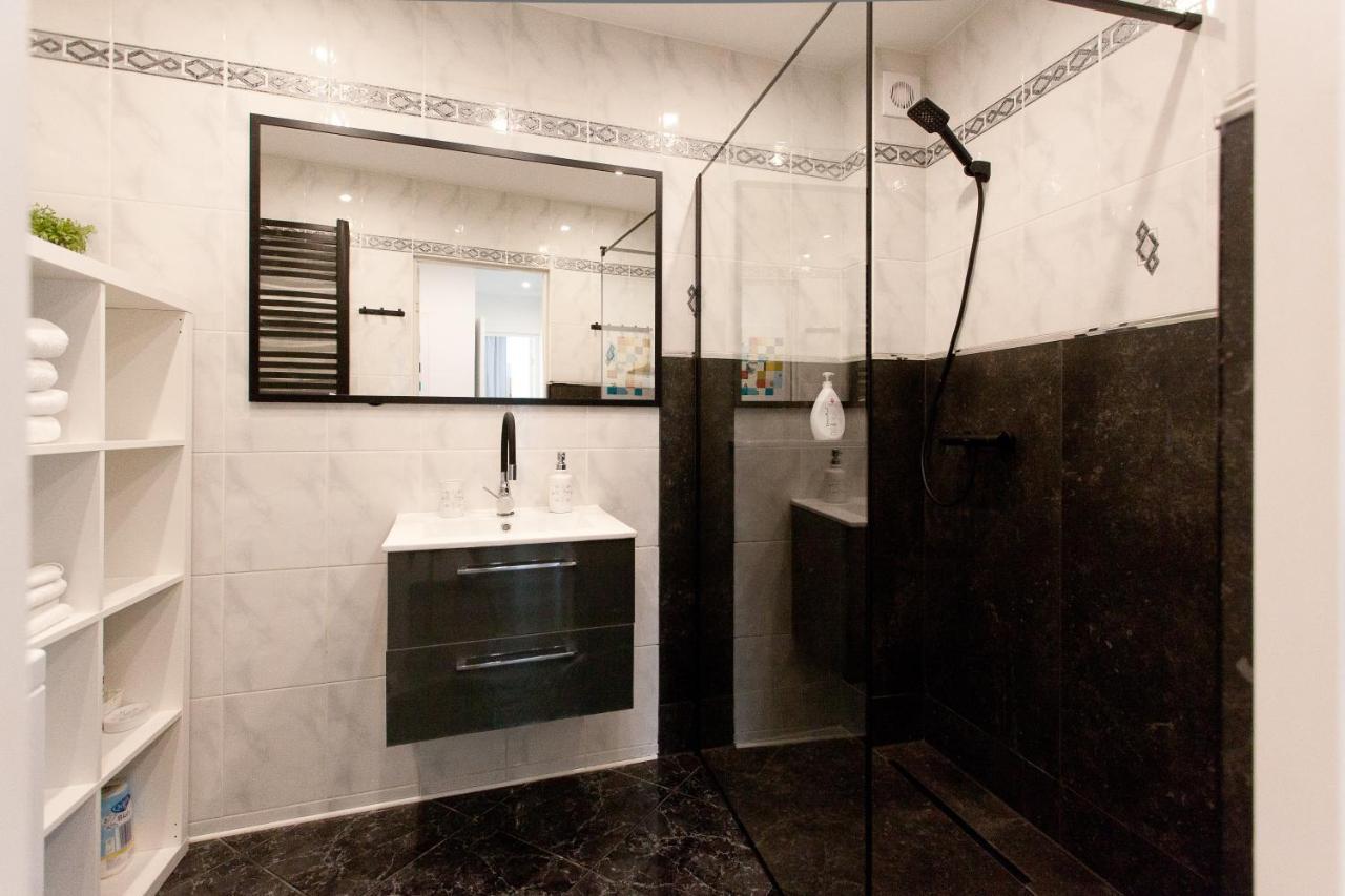 Uroczy Apartament Rzeczna Kołobrzeg Exterior foto